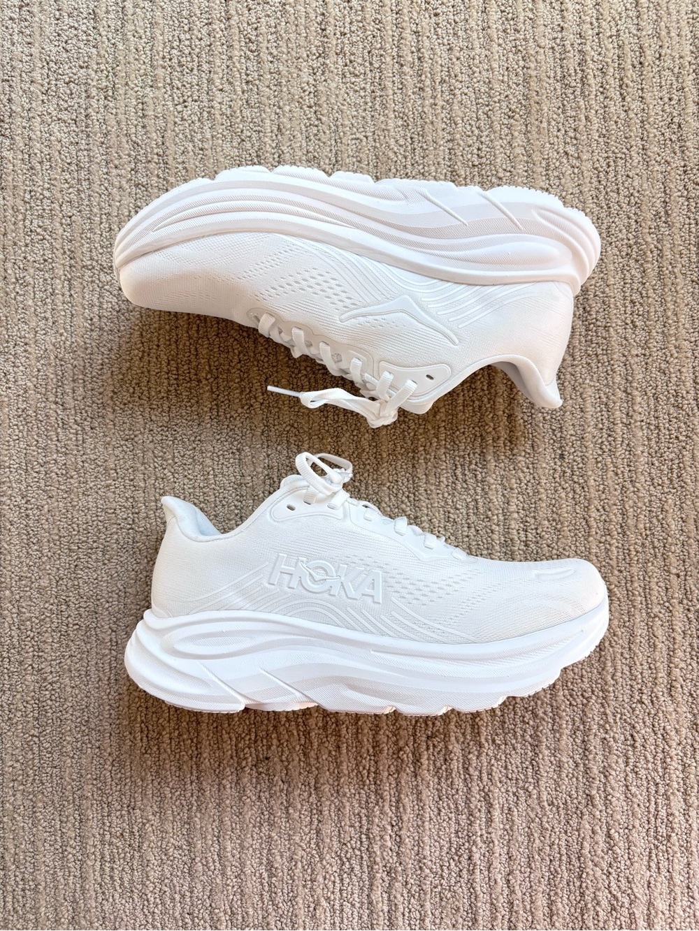 🤍 hoka — clifton 11 running shoes 🤍